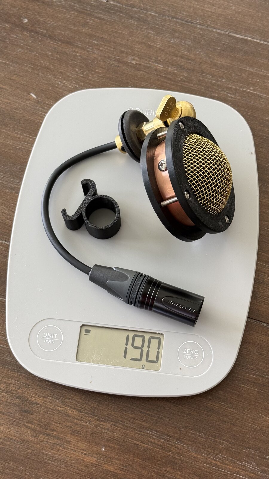 Chester V2 weighing in at 190 grams
